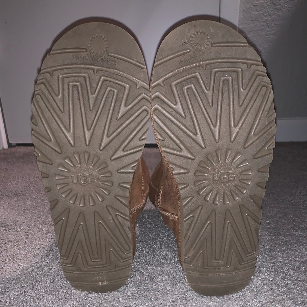 UGG Genuine Classic Short - Sz US 6 Women - Chestnut - Picture 4 of 4